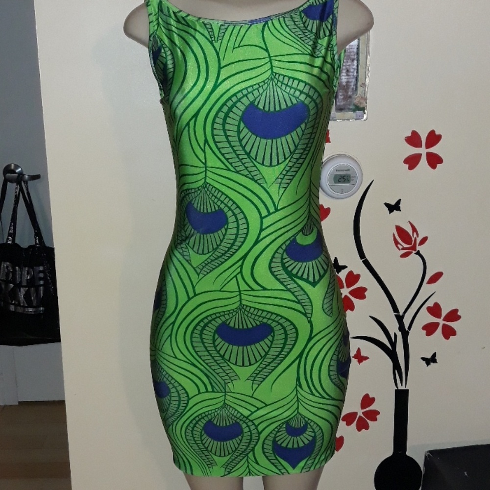 Dress - Picture 3 of 5